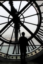 man-facing-clock-paris-349030_640
